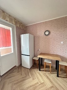 ЗДАЄТЬСЯ ВПЕРШЕ! 1 кім. квартира з РЕМОНТОМ ПРЗ район 10000грн.