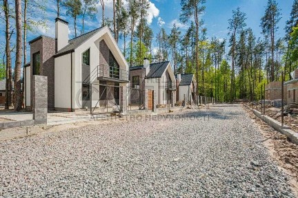 Продаж будинку с. Путрівка 140м2. 8 соток