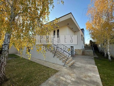 Продаж Будинку в сосновому лісі / Плюти 360м2