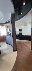 Продаж 3ккв біля метро Захисників