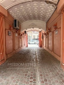 Продаж офісного приміщення 58 кв. м. на 1 поверсі на вул. Сумська, триповерхова будівля • ID 34032167