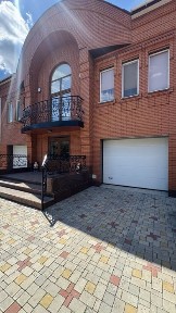 Продаж приватного будинку в престижному районі