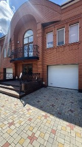 Продаж приватного будинку в престижному районі