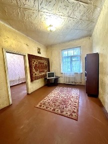Продаю 3 комнатную сталинку, центр города, ул. Кобылянского