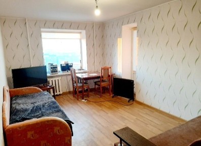 Продам 2комн квартиру центр низ пр. Поля парк Глобы