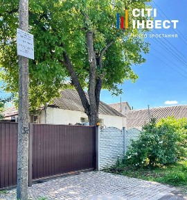 Продаж два будинки селище Манченки, всі комунікації. Ділянка 20 соток. Метро 30 хвилин