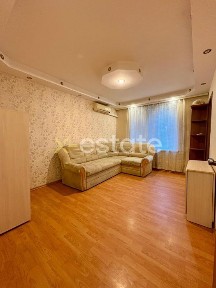 Оренда 3-кімнатної квартири Вʼїзд Фесенківський, 8