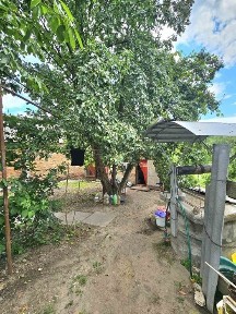 Продаж півбудинку Полтава (Яківці) з землею 8 соток.