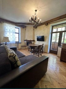 Продається 3-кімнатна квартира, біля метро, Шевченківський район