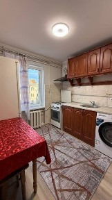 Оренда свіжої 1 кімнатної, ПРОСПЕКТ НЕЗАЛЕЖНОСТІ - ГОЛОВНА, є МЕБЛІ та ТЕХНІКА, засклений БАЛКОН, вільна!