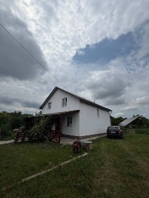 Продам просторий затишний будинок район Довжок.