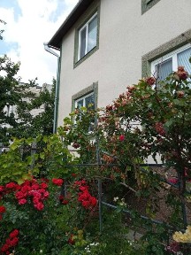 Сучасний будинок 20 соток з басейном, сауною та літньою кухнею