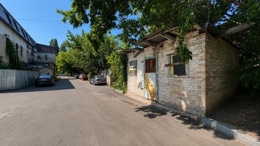 Продаж складу, магазину вул. Колекторна, 3В