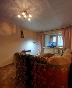 ПРОДАМ! 2 комн. + балкон 15 м район Черемушек