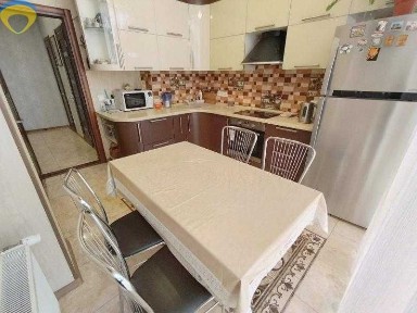 Продається Простора 2-кімнатна 72м² з ремонтом та меблями в ЖК 