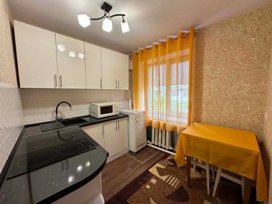 Продам затишну 3-ну квартиру у селищі Смига, Дубенський район.