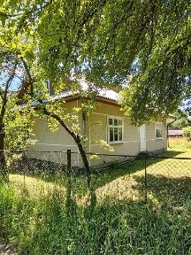Продаж цегляного будинку 119 м2 в Карпатах с. Шешори земельна ділянка 25 сот. неподалік річка на території Літня кухня, гараж є газ БЕЗ КОМІСІЇ