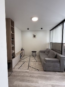 Продаж 1 кім квартири Карла Мільоша