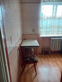 Продам 3-х кімнатну квартиру в центрі.