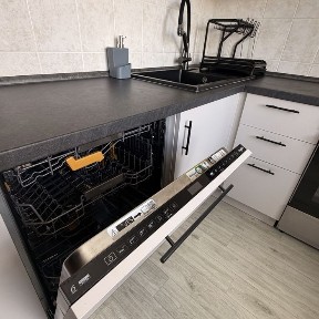 Продаж 2-кімнатної квартири держ програми з якісним ремонтом вул. Борщагівська 117/125 Солом'янський район метро Шулявська Політехнічний інститут
