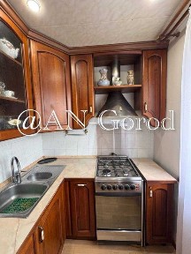 Продам 3 комнатную квартиру 64м2 на Салтовке, по ул Амосова, рядом с Медкомплексом, с дорогим классическим ремонтом, мебелью и техникой!
