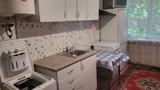 Терміново Оренда 1 кім. вГуртожитку. 16кв. м.вул. Каховська35 (БічнаПатона) Ціна 7000грн