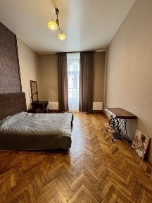 2 кімнатна квартира по вул. Гнатюка 9