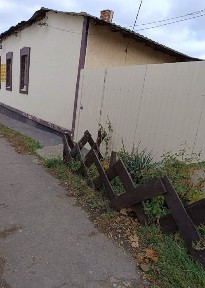 Продам 2-комнатную квартиру С РЕМОНТОМ в частном доме. Отдельный вход, парко место на 2 машины, беседка с зоной барпекю,.Собственик 0975761845