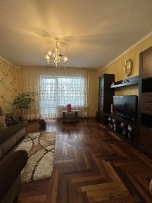 Оренда трикімнатноі в Осипенківському районі