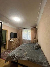 Продам 2 кімнатну квартиру з сучасним ремонтом (р-н Криворожскої, тупик)