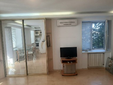Продам 2ком квартиру Центр, Сичеславская Набережная 11 евроремонто
