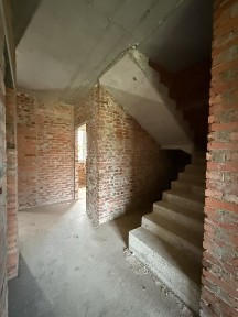 Продається котедж в центрі Шпанова