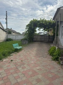 Здається Будинок с. Остриця