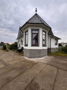 Продається добротне господарство в селі Берегомет, Чернівецького району, всього за 20 км від Чернівців!