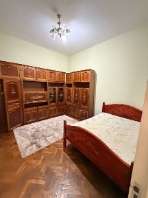 Продаж частини будинку в центрі вул. Ольжича