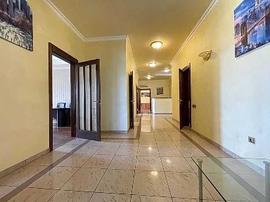 Оренда просторого офісу 180 м2 (5 окремих кабінетів) з меблями у Центрі, Руставелі 44, Олімпійська, Палац Спорту, площа Українських Героїв