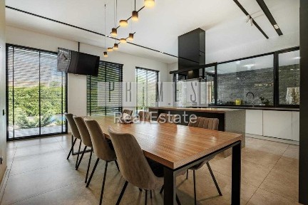 Продаж сучасного будинку 350 м² з басейном, Сирець, Київ