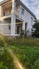 Великий будинок з терассою в смт. Брусилів