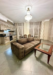 Сдам 2-х к. кв. 85 м2 ЖК Дельмар Люкс центр, парк Глобы