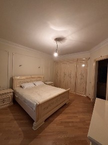 Продається трьох кімнатна квартира