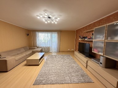 Продаж квартири по вулиці Київська, район Бам, 6 кімнат