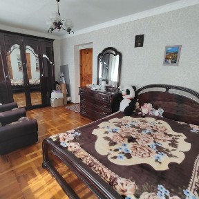 Продаж 2-поверховий будинок у смт Варві