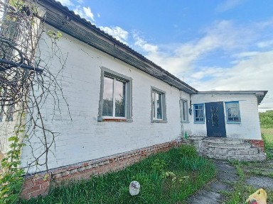 Будинок зі всіма зручностями. 10 км від Чернігова. Центр села.