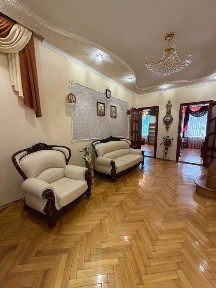 Оренда 4-кімнатної двохрівневої квартири, Центр міста, Соборна площа