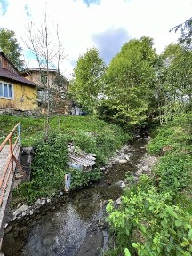 Будинок 80 м² на 13 сотках біля струмка у Ворохті | 3 кімнати | Житловий стан