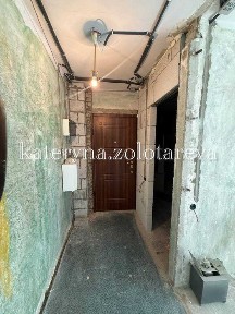 Продам 3 квартиру пешком к м. Защитников Украны 65 м2, по ул Фесенковская, Квартира полностью подготовлена под ремонт