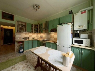 Продаж 2-к. квартири З РЕМОНТОМ 60/50/10м² вул. Зелена 120000$