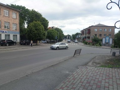 Оренда 40м. Горохів при дорозі.