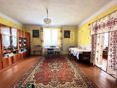 Продається житловий будинок в с. Конюхів