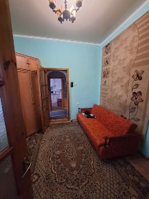 Оренда половини будинку і центральній частині міста